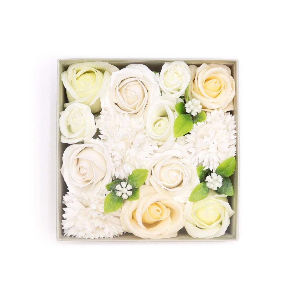Fiori di Sapone Bianco & Avorio - Nozze - Conf. Quadrata 02