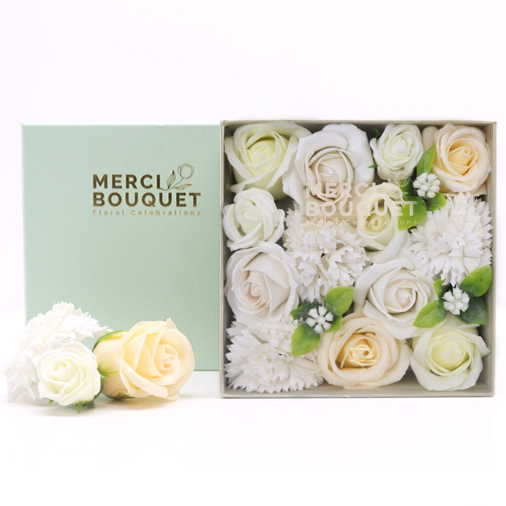Fiori di Sapone Bianco & Avorio - Nozze - Conf. Quadrata 03